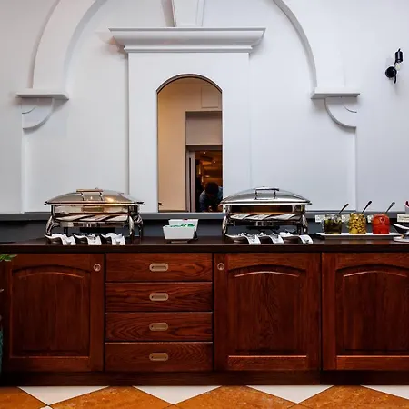 酒店 维斯皮安斯基酒店 3*